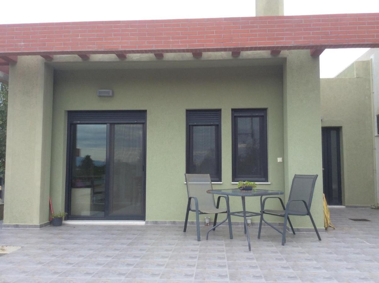 Green Guesthouse Komotiní Ngoại thất bức ảnh