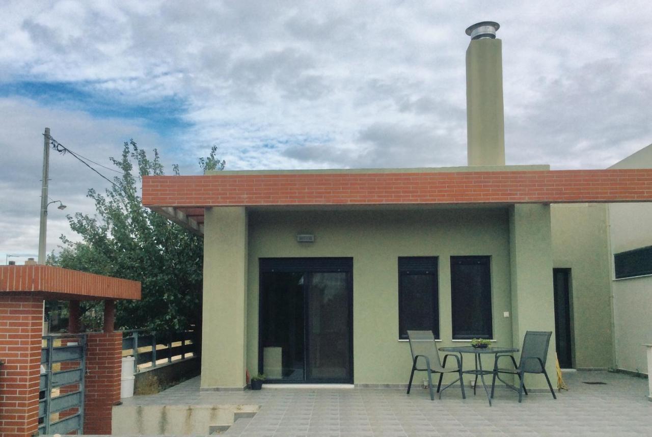 Green Guesthouse Komotiní Ngoại thất bức ảnh